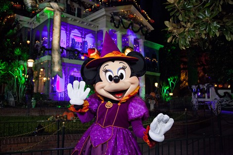 Halloween Minnie – From Sept. 12 through Oct. 31, 2014, families will celebrate Halloween Time at the Disneyland Resort as they interact with some of Disney’s most beloved characters decked out in seasonal costumes. Even the Disney villains get into the “spirit” of the celebration at Disneyland Park. Guests also will enjoy Haunted Mansion Holiday and a scary adventure at Space Mountain Ghost Galaxy. Mickey’s Halloween Party, a special ticketed event, will run for 14 nights including October 31. (Paul Hiffmeyer/Disneyland)