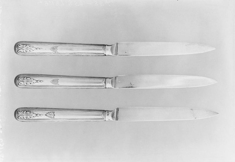 The significance of Sterling Challah Knives in Jewish Culture