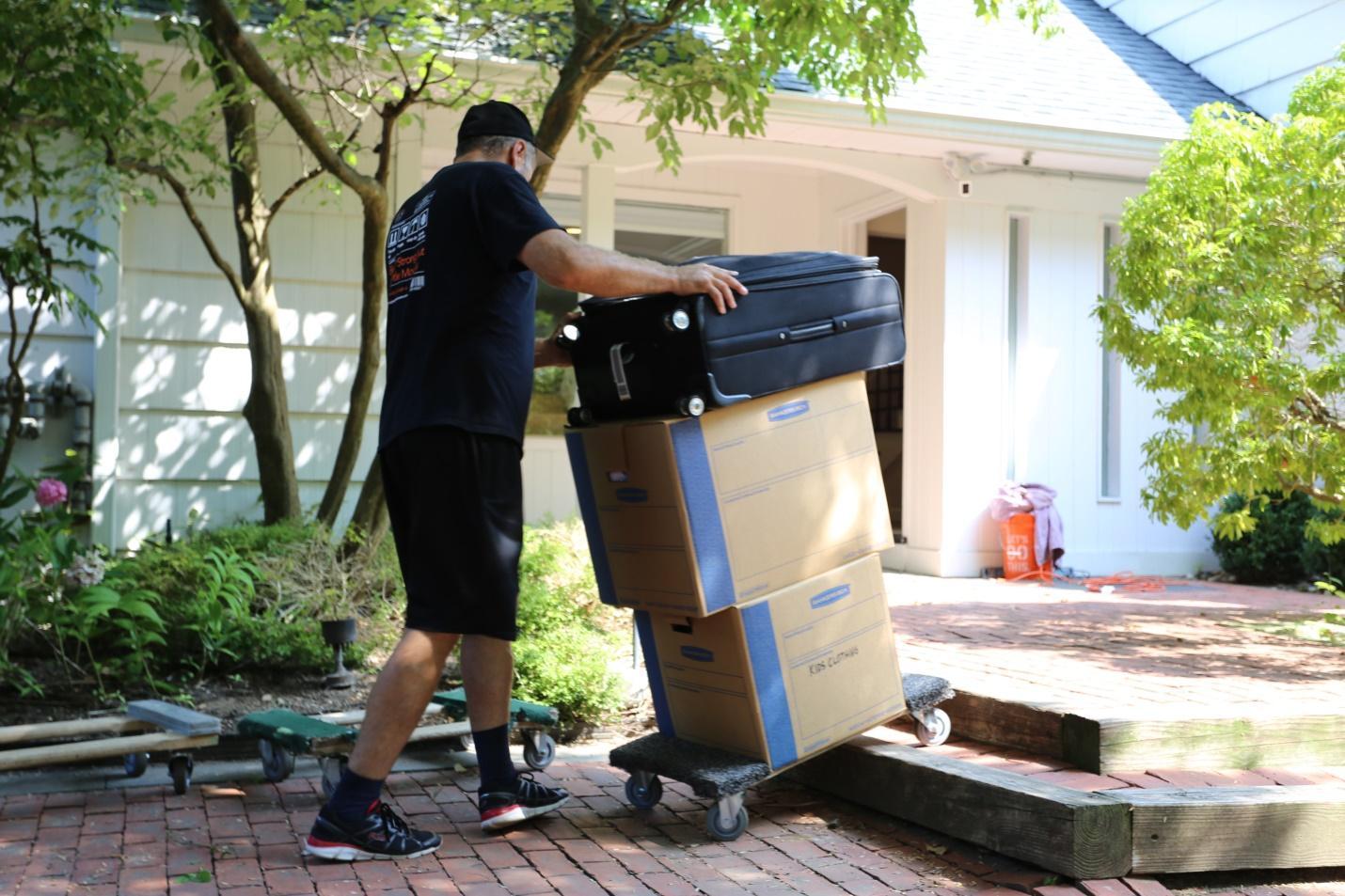 The Right Ways to Pack Glass When Moving