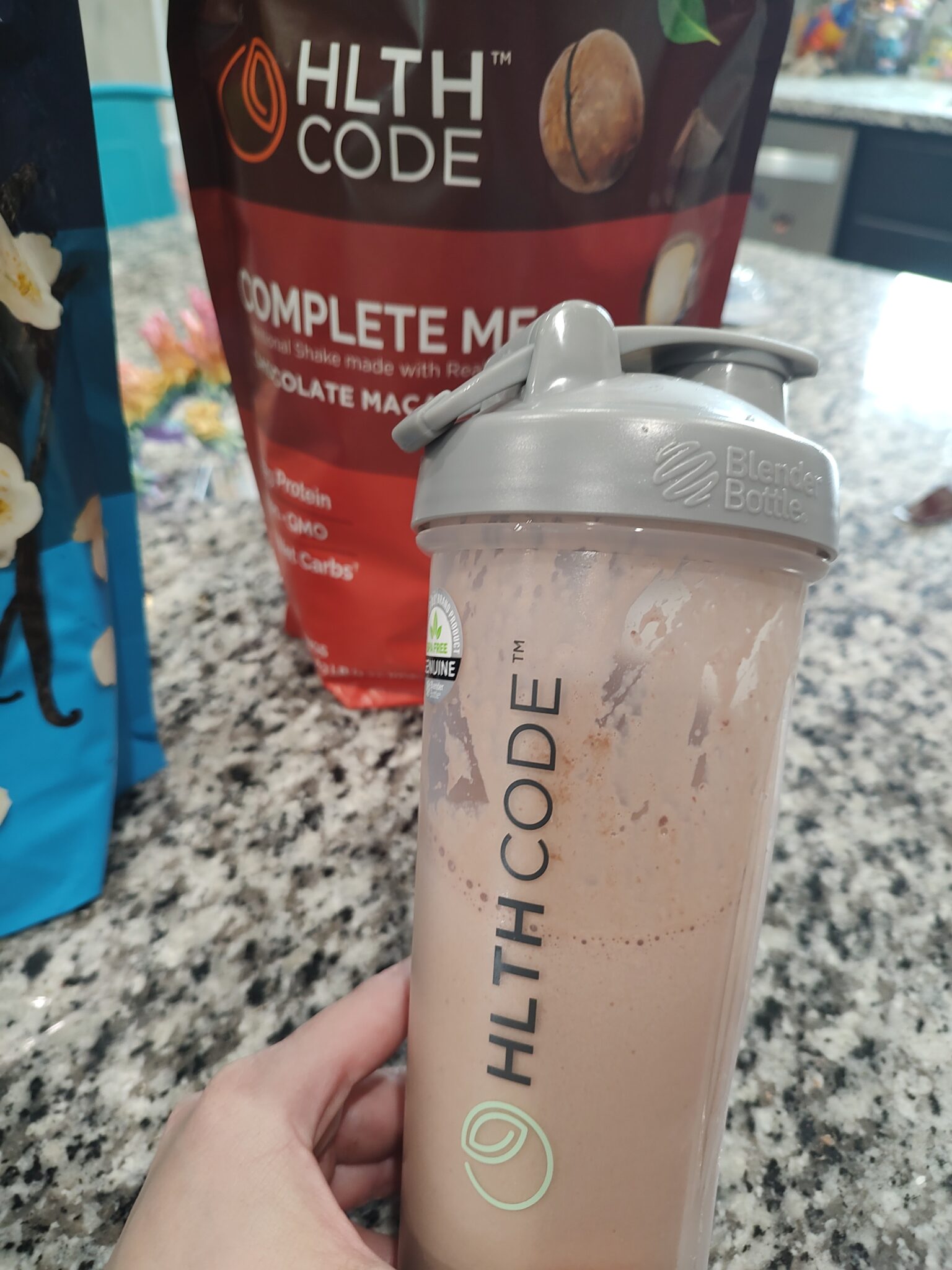 HLTH Code Complete Meal Shakes are a Must Have For Busy Moms + Yummy ...